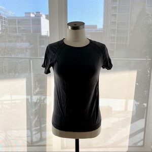 Uniqlo workout shirt